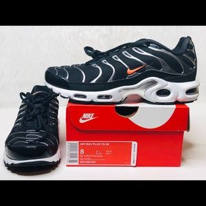Nike Air Max Plus TN Tuned Blk Silver Orange Sz 8